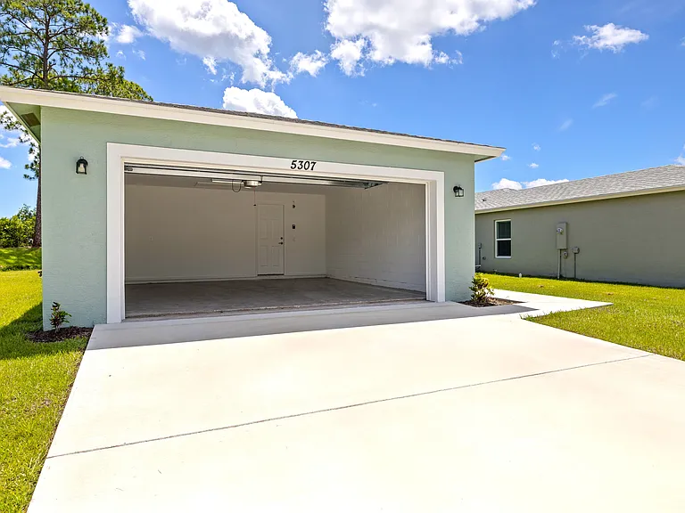 Ravinia St. Lucie — Photo 35