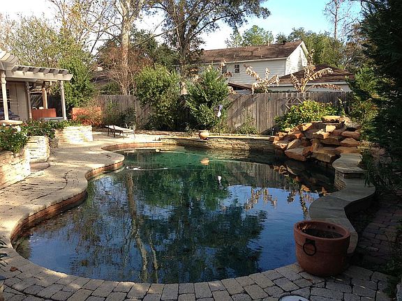 Pebble-Tech pool-Tahoe Blue