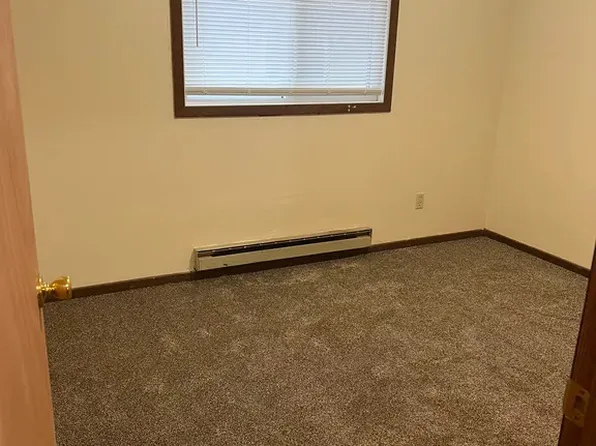 305 W Garden St, Chippewa Falls, WI 54729