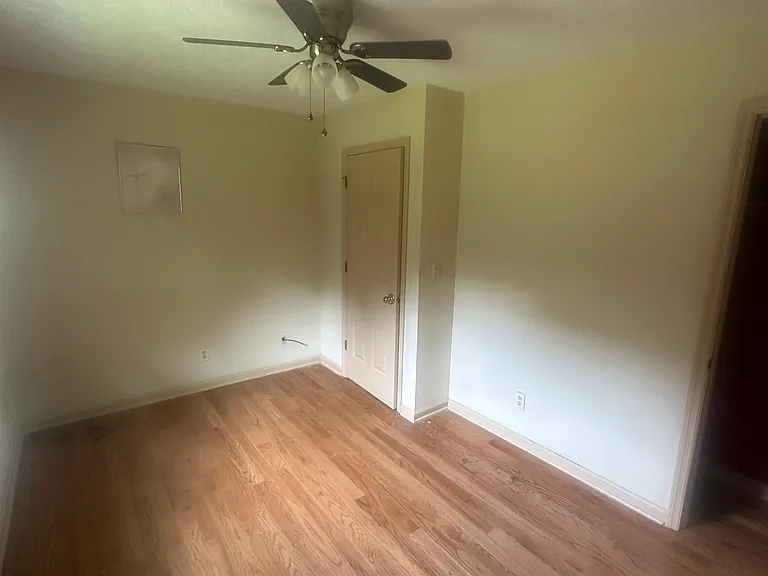 1835 Tree Brooke Ln — Photo 8