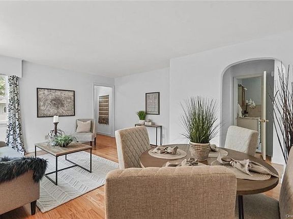 3rd image of 24 Roosevelt Pl