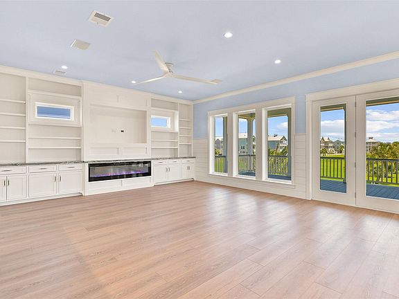 4th image of 11434 Starfish Ln