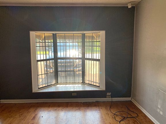 2nd image of 708 Glenn Ave