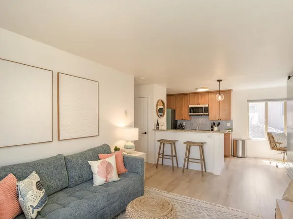 300 Glenwood Cir APT 308, Monterey, CA 93940