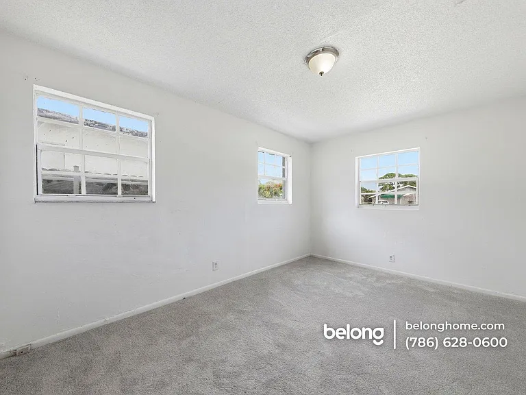 280 Seaman Ave — Photo 11