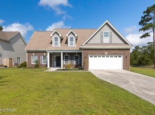 275 Inverness Dr, Hubert, NC 28539