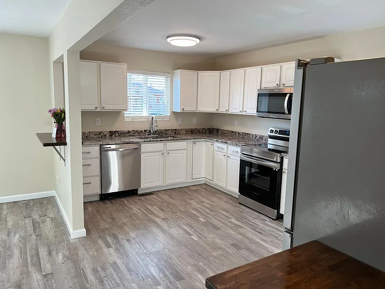 1656 Lansing St — Photo 8