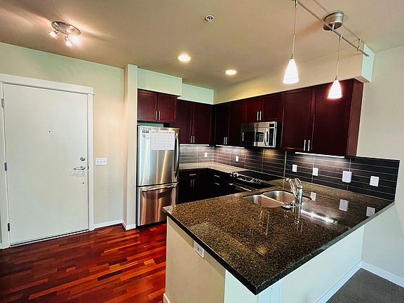 5th image of 145 Ferncliff Ave NE Unit D437