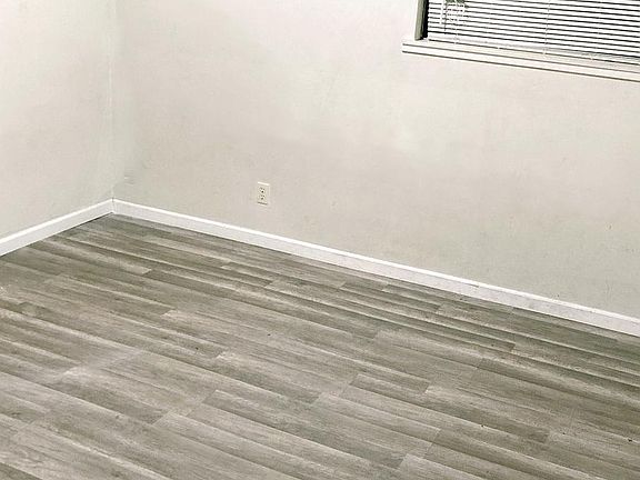 3rd image of 661 Hampshire Ave #2
