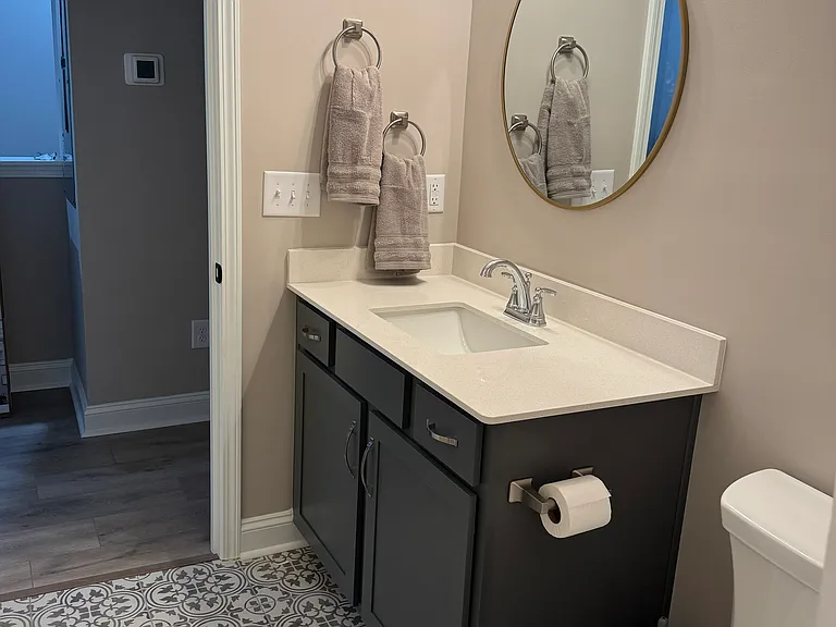 Second Floor Full Bathroom