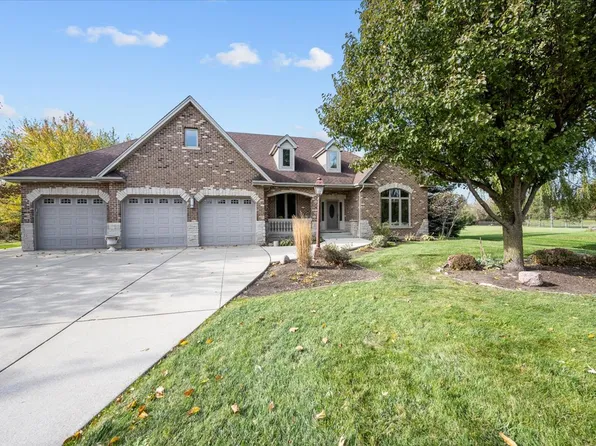 172 Ring Neck Ln, Bloomingdale, IL 60108