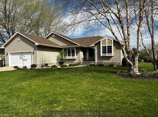 4010 Manchester Rd, Grand Island, NE 68803