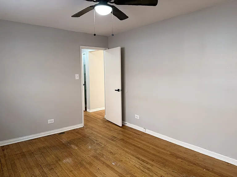 7822 S South Shore Dr #1B — Photo 9
