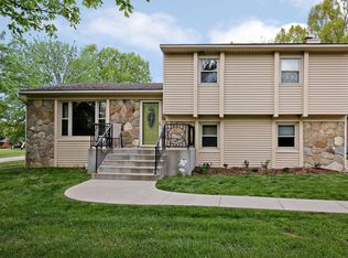 406 Bruner Hill Rd, Douglass Hills, KY 40243
