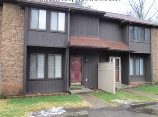 304 Maplewood Ln, Nitro, WV 25143