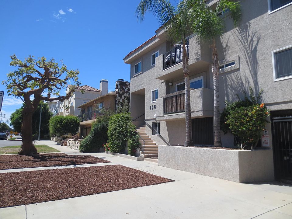 1st image of 10611 Moorpark St