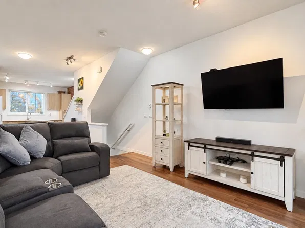 14833 61st Ave Unit 114, Surrey, BC V3S 6T6
