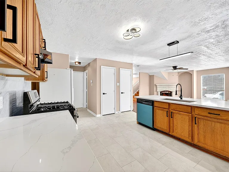 15014 Middle Oaks Blvd — Photo 15