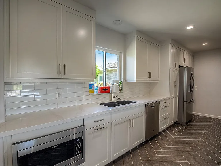 1526 W Windsor Ave — Photo 10