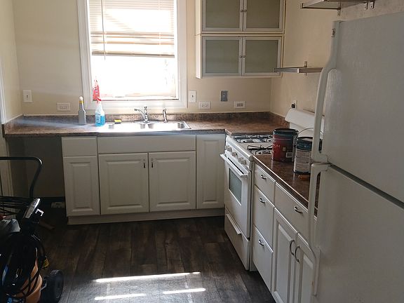 2nd image of 609 Broadway Floor 2