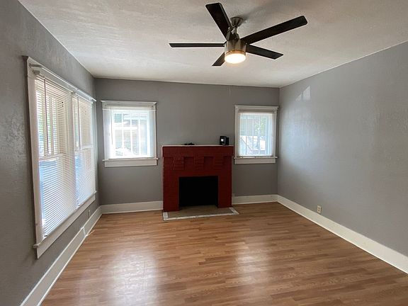 3rd image of 320 W Columbus Dr Unit A