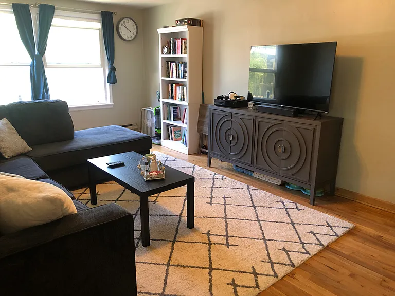 210 N Mill St #4 — Photo 8