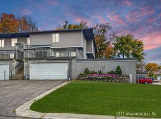 1232 Wagon Wheel Rd, Hopkins, MN 55343