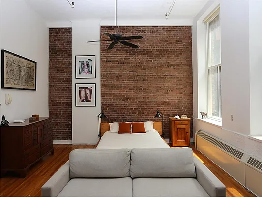 Sold by R New York | media 17