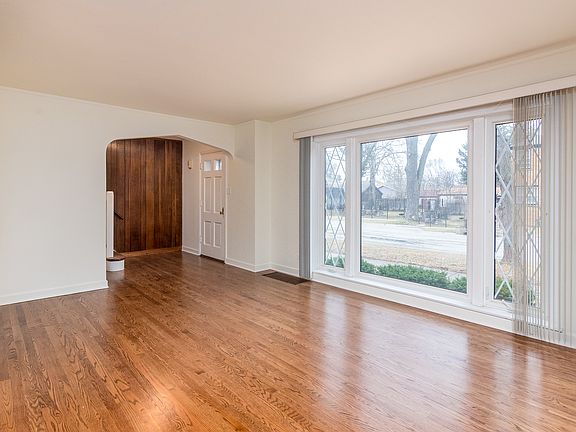 2nd image of 4056 N Pioneer Ave