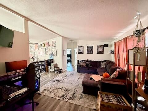 3rd image of 547 Damian Cir