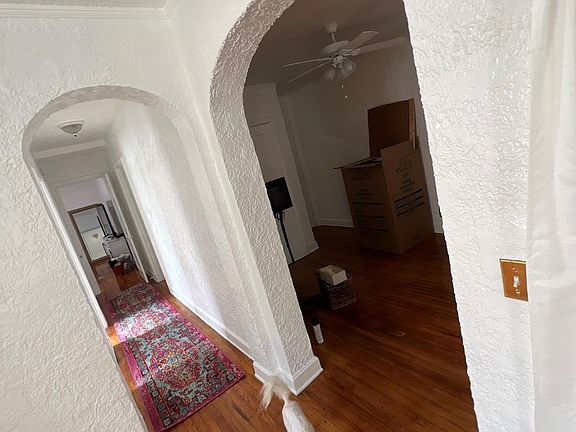 3rd image of 902 Salzedo St APT 1