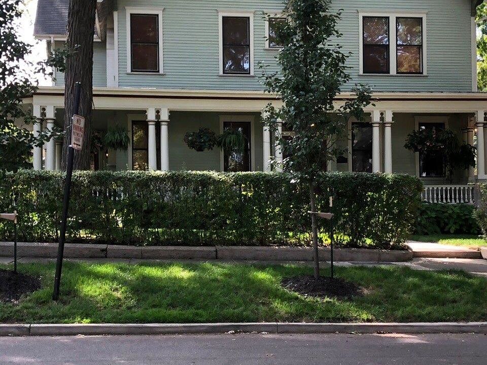 2nd image of 351 W Woodland Ave