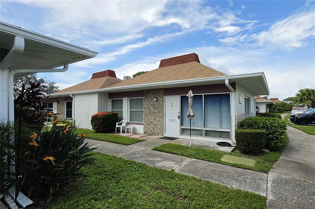 2 bed, 1.5 bath, 768 sqft, $1,250 — Photo 1