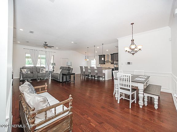 2nd image of 349 N BELLAGIO Drive