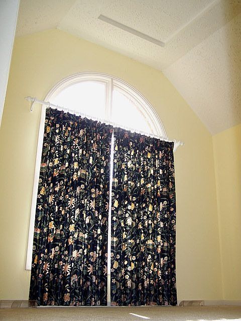 2nd image of 320 Wexford Ct