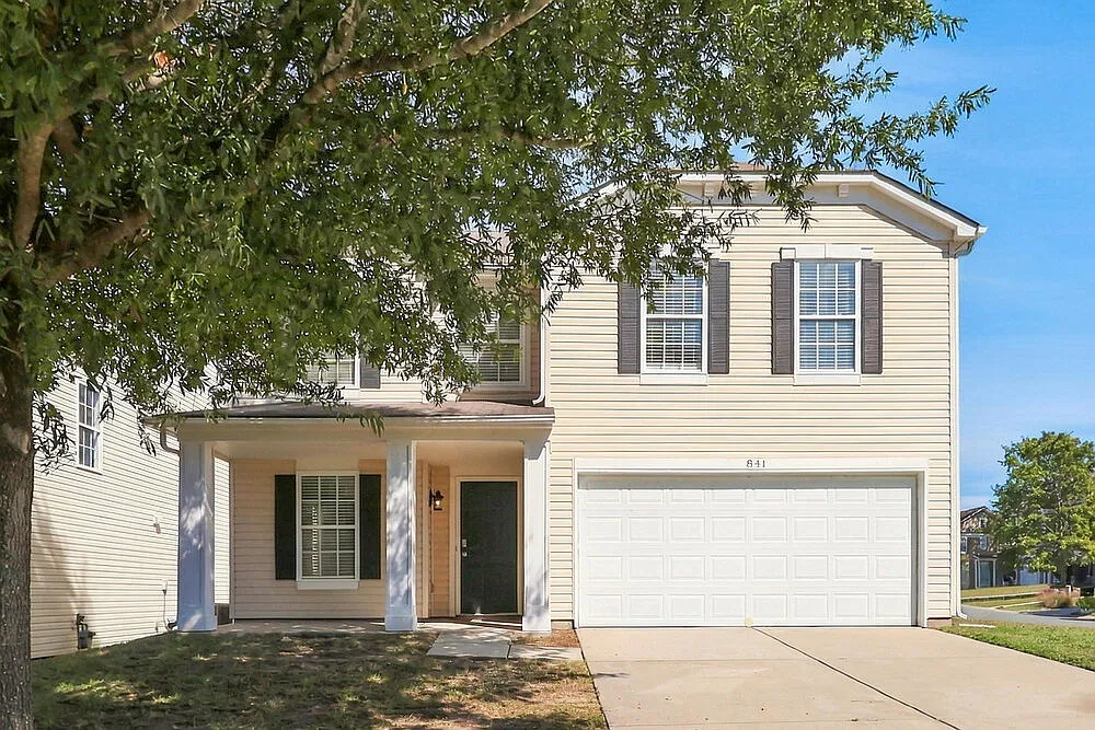 3 bed, 2.5 bath, 2225 sqft, $2,085 — Photo 1