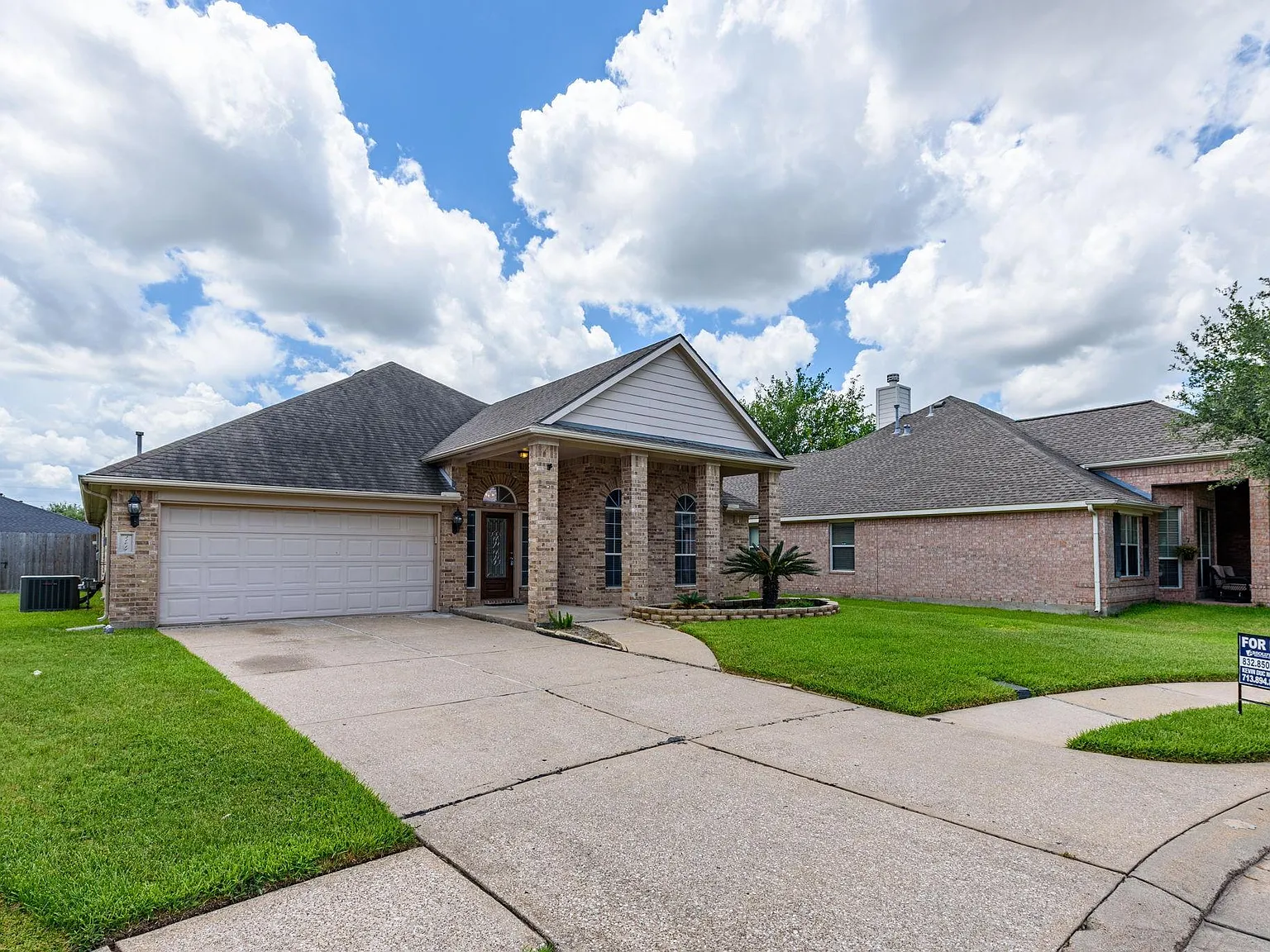 3 bed, 2.0 bath, 2108 sqft, $2,150 — Photo 3
