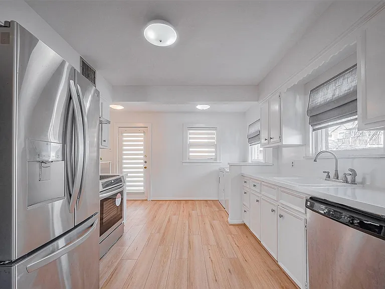 1614 Ridgewood St — Photo 10