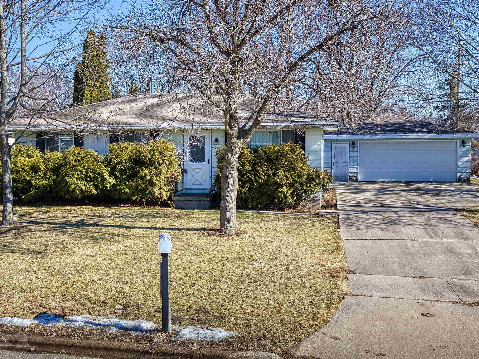 1129 Meadowview Dr, Menasha, WI 54952 Zillow