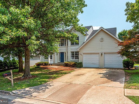 2nd image of 43965 Bidwell Ct