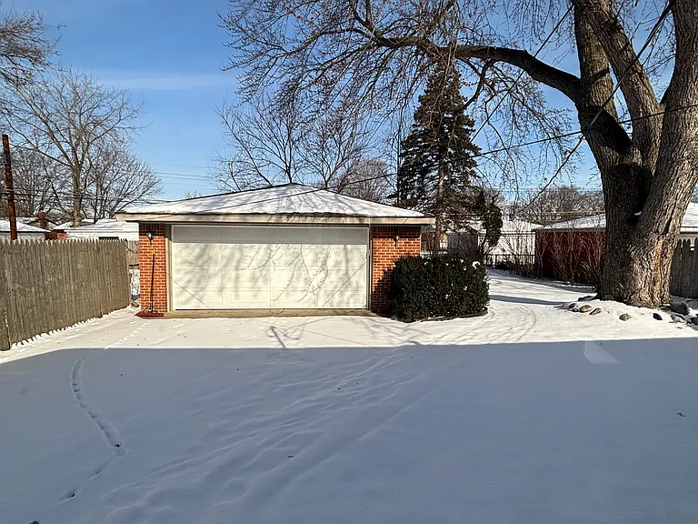 30772 Grandview Ave — Photo 2