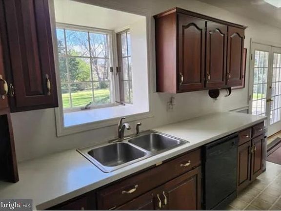 3rd image of 1976 Sterling Pl