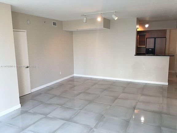 5th image of 325 Biscayne Blvd #1919