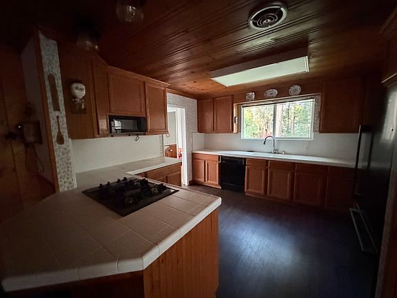 3rd image of 22556 Golf Club Dr