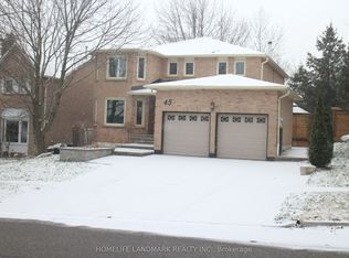 45 Autumn Way E, Aurora, ON L4G 4P5