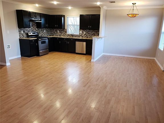 3rd image of 1304 Scottsdale Dr