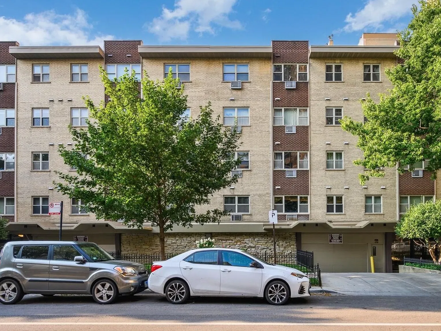 1 bed, 650 sqft, $2,100 — Photo 3