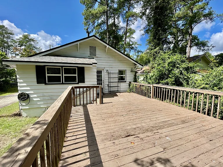 536 Pearl St — Photo 21