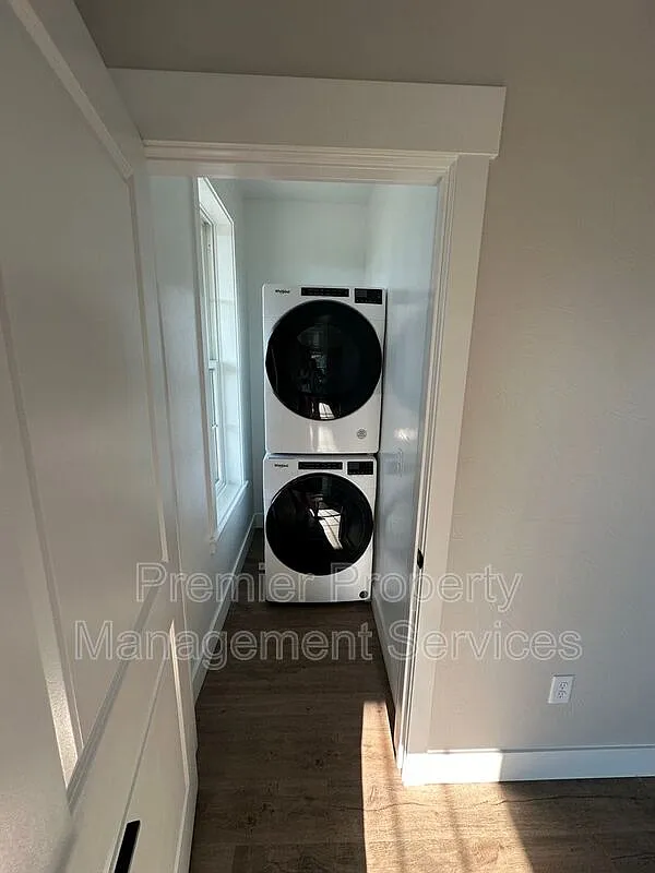 2 bed, 2.0 bath, 1120 sqft, $1,525 — Photo 3