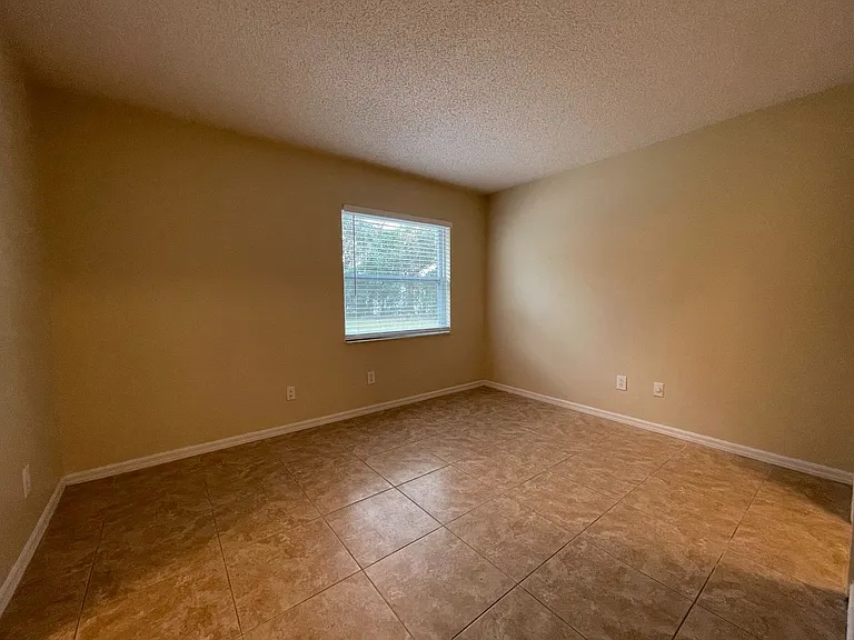 2612 Adela Ave — Photo 8